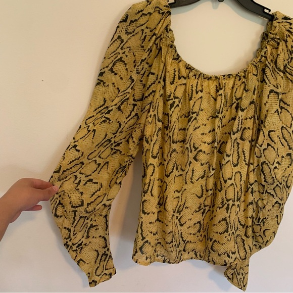 Women’s FRAME Ramie Cotton Blend Snakeskin Print Off Shoulder Blouse Size Large - Picture 4 of 14
